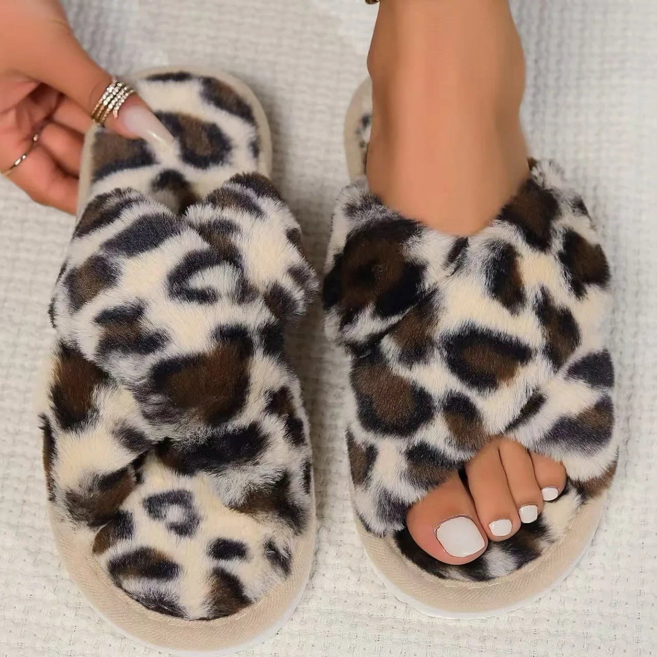 Chaussons Croisés Fourrés Femme